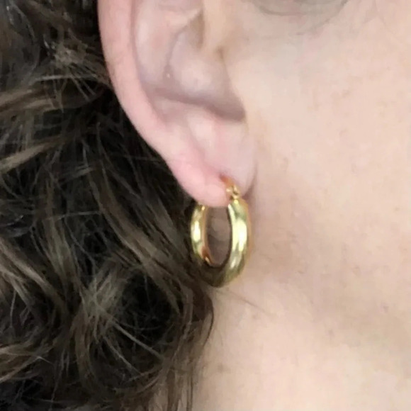 Waterproof 316L Stainless Steel 18k Gold Plated Solid Hoop Earrings NWT - Picture 2 of 3